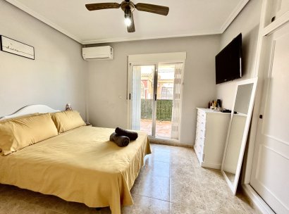 Villa · Herverkoop - Orihuela Costa · La Zenia · Alicante · Spanje