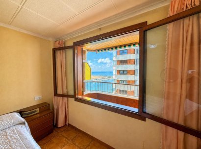 Appartement · Herverkoop - Torrevieja · Playa del Acequión · Alicante · Spanje