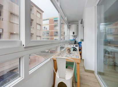 Appartement · Herverkoop - Torrevieja · Playa de los Naufragos · Alicante · Spanje