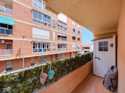 Appartement · Herverkoop - Torrevieja · Playa de los Naufragos · Alicante · Spanje