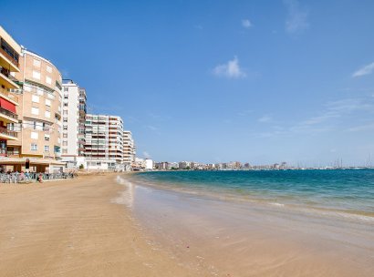 Appartement · Herverkoop - Torrevieja · Playa de los Naufragos · Alicante · Spanje