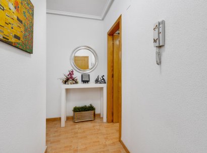 Appartement · Herverkoop - Torrevieja · Playa del Acequión · Alicante · Spanje