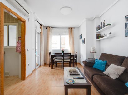 Appartement · Herverkoop - Torrevieja · Playa del Acequión · Alicante · Spanje