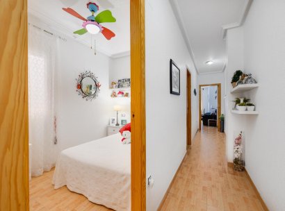 Appartement · Herverkoop - Torrevieja · Playa del Acequión · Alicante · Spanje