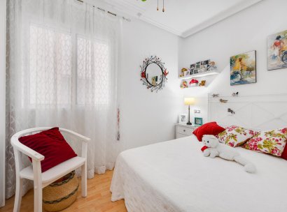 Appartement · Herverkoop - Torrevieja · Playa del Acequión · Alicante · Spanje