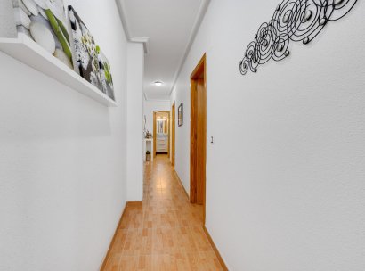 Appartement · Herverkoop - Torrevieja · Playa del Acequión · Alicante · Spanje