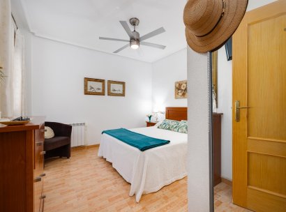 Appartement · Herverkoop - Torrevieja · Playa del Acequión · Alicante · Spanje