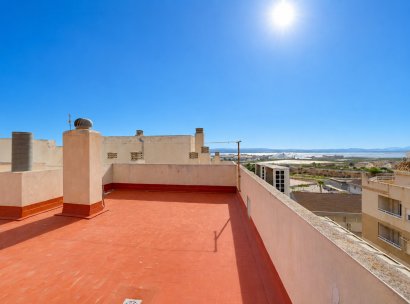 Appartement · Herverkoop - Torrevieja · Playa del Acequión · Alicante · Spanje