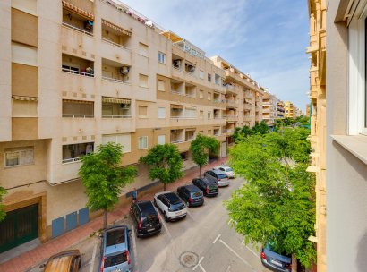 Appartement · Herverkoop - Torrevieja · Playa del Acequión · Alicante · Spanje