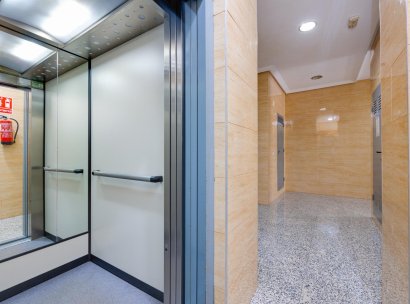 Appartement · Herverkoop - Torrevieja · Playa del Acequión · Alicante · Spanje