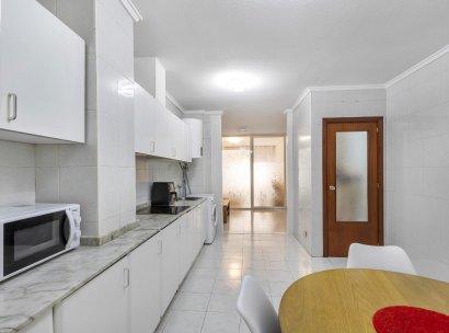 Appartement · Herverkoop - Torrevieja · Centro · Alicante · Spanje