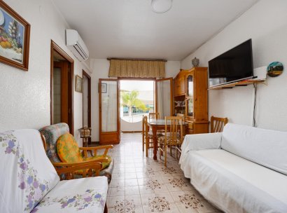 Villa · Herverkoop - Torrevieja · Playa del Acequión · Alicante · Spanje