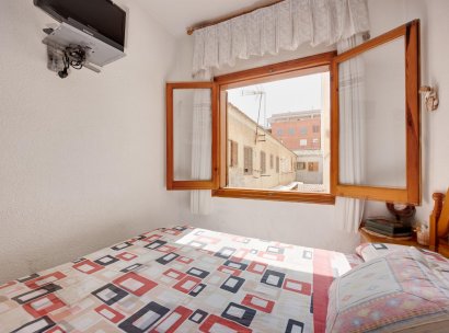Villa · Herverkoop - Torrevieja · Playa del Acequión · Alicante · Spanje