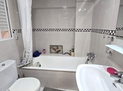 Appartement · Herverkoop - Torrevieja · La Mata pueblo · Alicante · Spanje