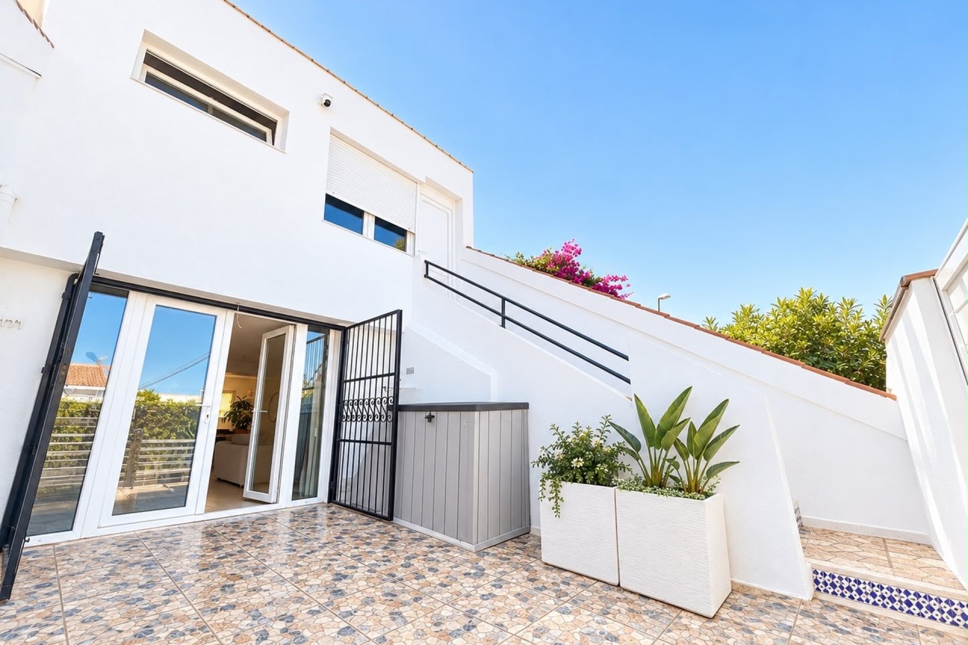 Resale - Villa - Torrevieja