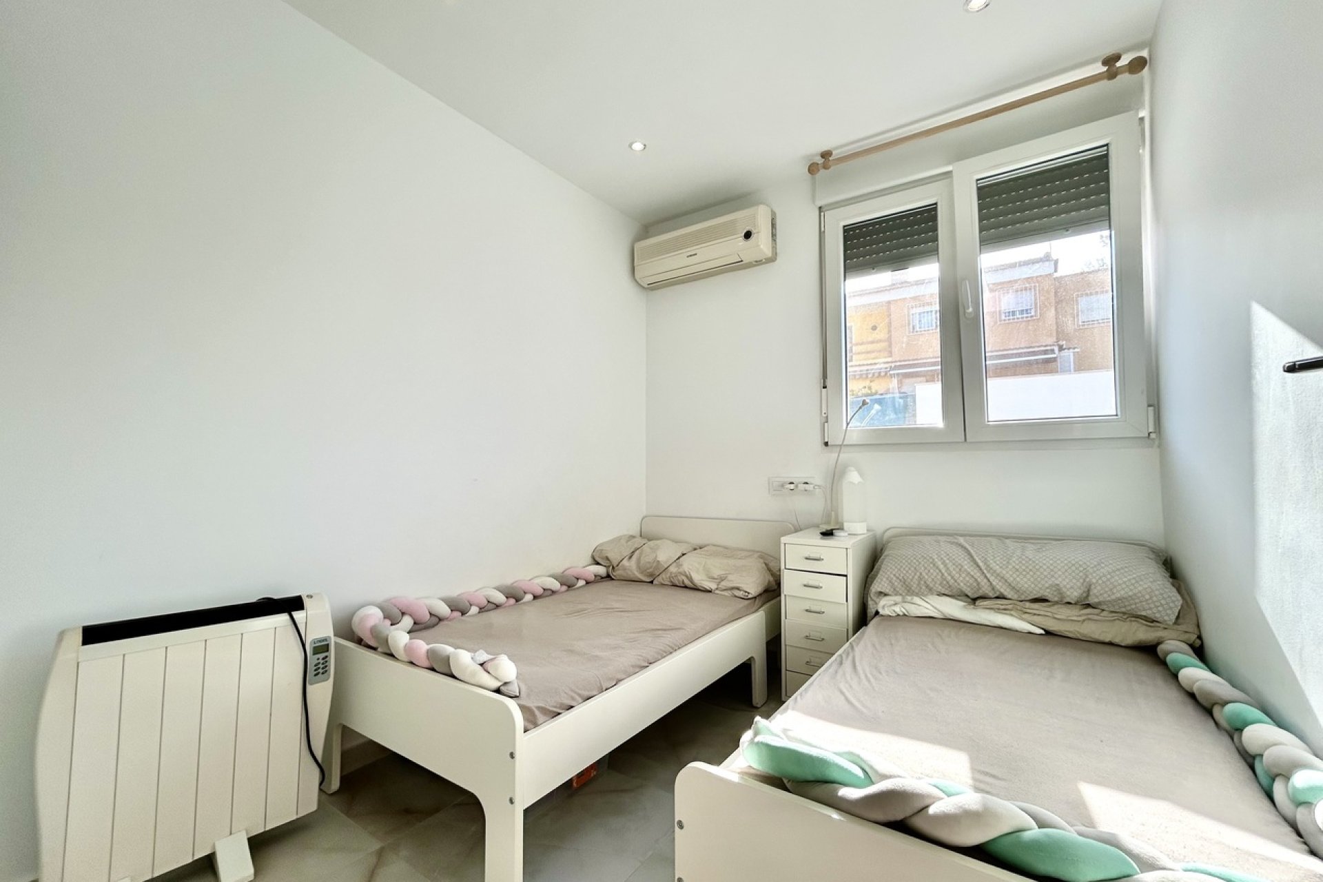 Resale - Villa - Torrevieja