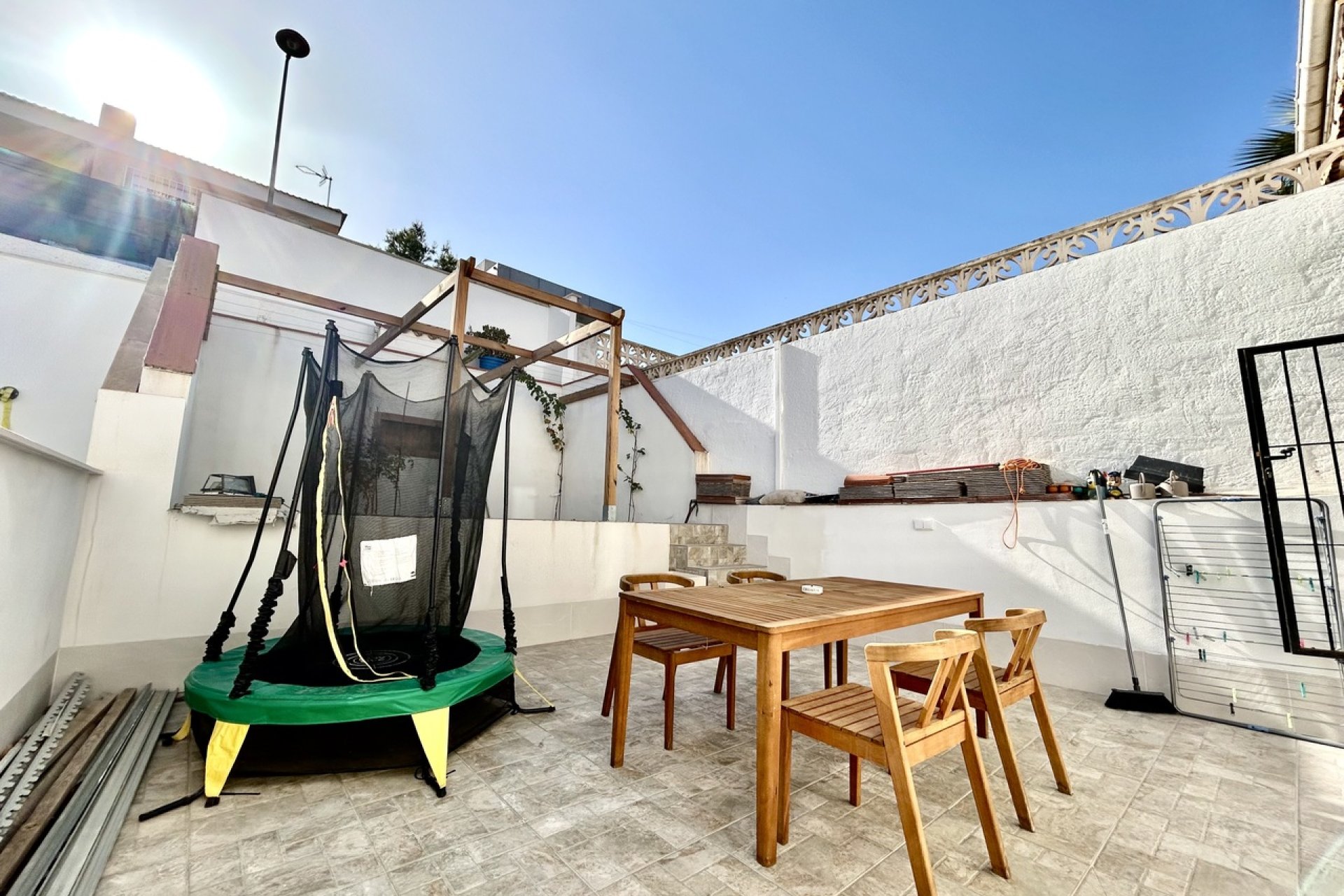 Resale - Villa - Torrevieja
