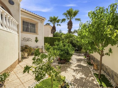 Villa · Wiederverkauf - Ciudad Quesada - Rojales · Doña pepa · Alicante · Spanien