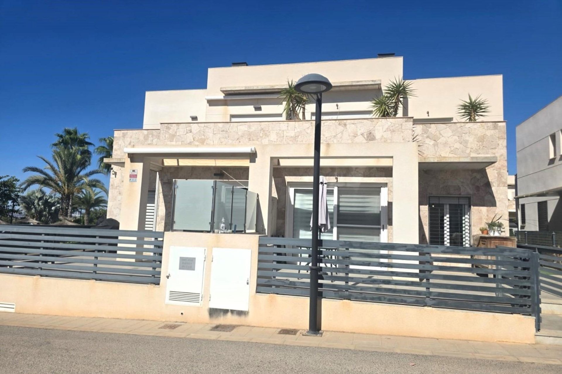 Resale - Duplex house - Torrevieja