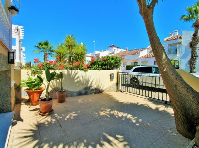 Villa · Resale - Villamartin · Las Violetas · Alicante · Spain