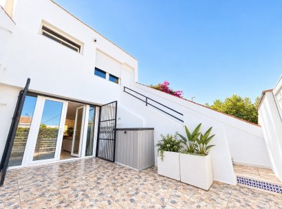 Villa · Wiederverkauf - Torrevieja · Los Balcones · Alicante · Spanien