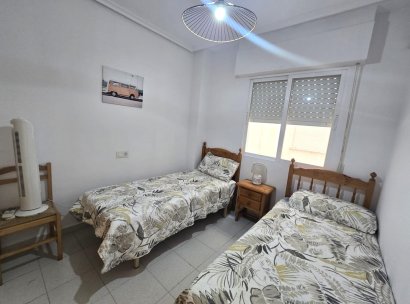 Appartement · Herverkoop - Torrevieja · La Mata pueblo · Alicante · Spanje