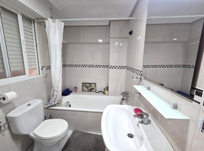 Appartement · Herverkoop - Torrevieja · La Mata pueblo · Alicante · Spanje