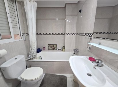 Appartement · Herverkoop - Torrevieja · La Mata pueblo · Alicante · Spanje