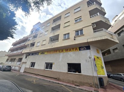 Appartement · Herverkoop - Torrevieja · La Mata pueblo · Alicante · Spanje