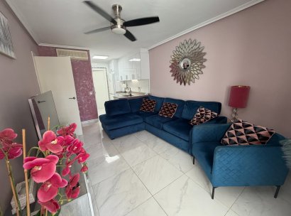 Appartement · Herverkoop - Orihuela · Entre Naranjos Vistabella · Alicante · Spanje