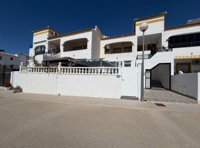 Appartement · Herverkoop - Orihuela · Entre Naranjos Vistabella · Alicante · Spanje