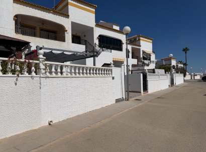 Appartement · Herverkoop - Orihuela · Entre Naranjos Vistabella · Alicante · Spanje