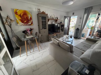 Appartement · Herverkoop - Orihuela · Entre Naranjos Vistabella · Alicante · Spanje