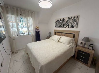 Appartement · Herverkoop - Orihuela · Entre Naranjos Vistabella · Alicante · Spanje