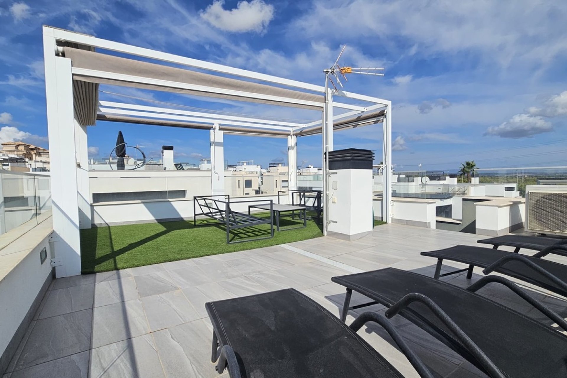Resale - House - Orihuela Costa