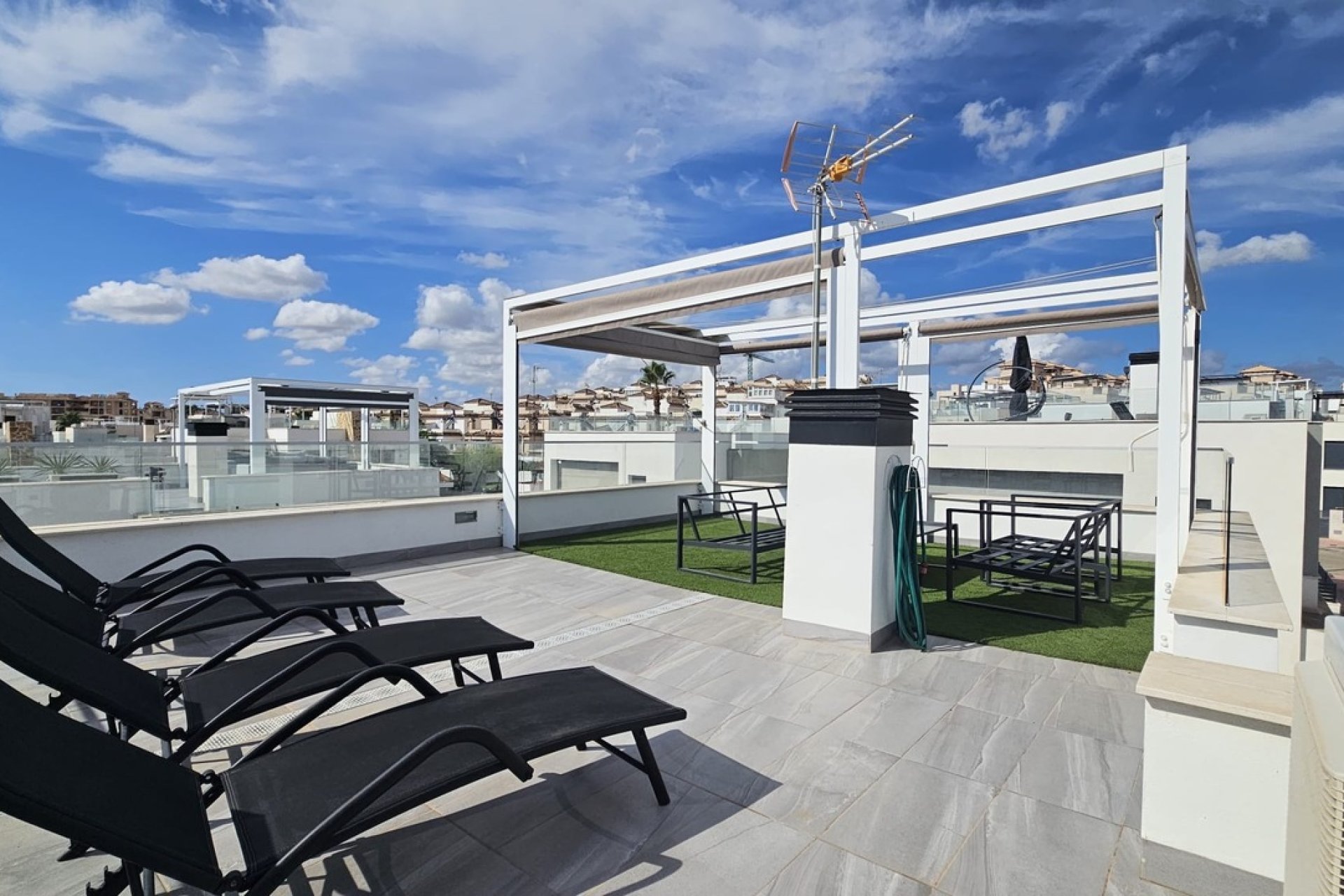 Resale - House - Orihuela Costa