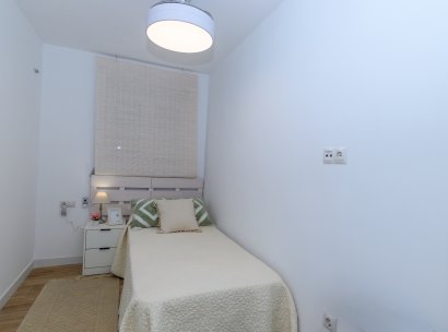 Appartement · Herverkoop - Punta Prima · Alicante · Spanje