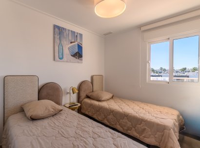 Appartement · Herverkoop - Punta Prima · Alicante · Spanje