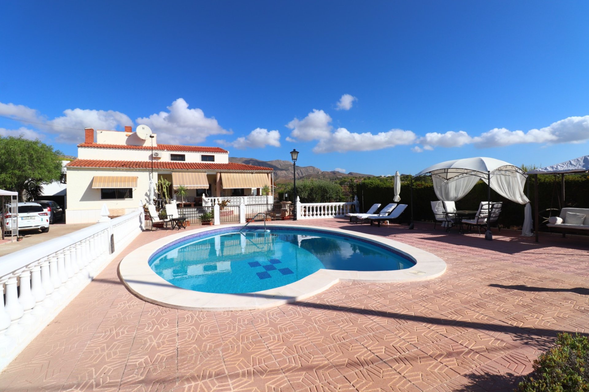 Herverkoop - Finca - Crevillente
