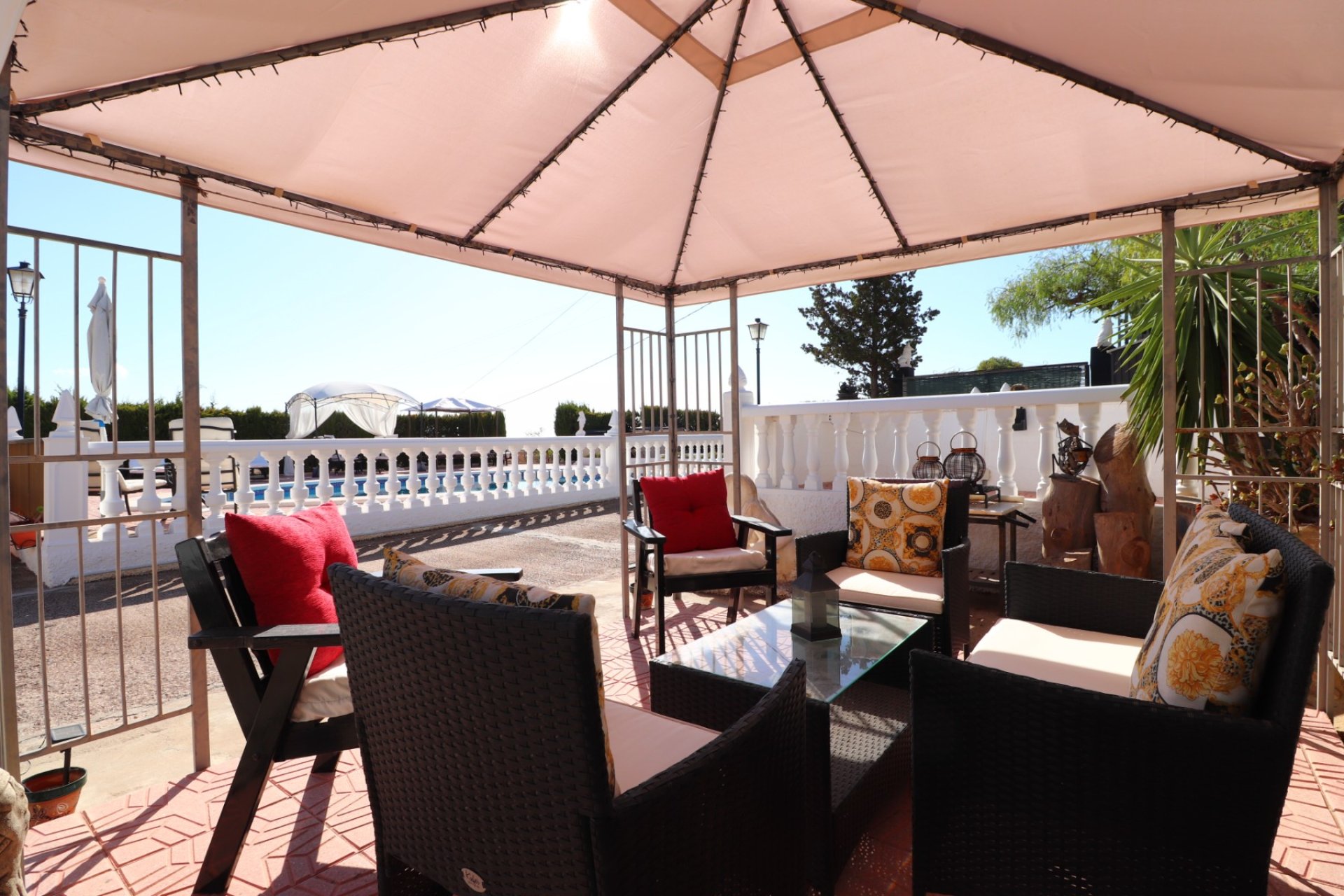 Herverkoop - Finca - Crevillente