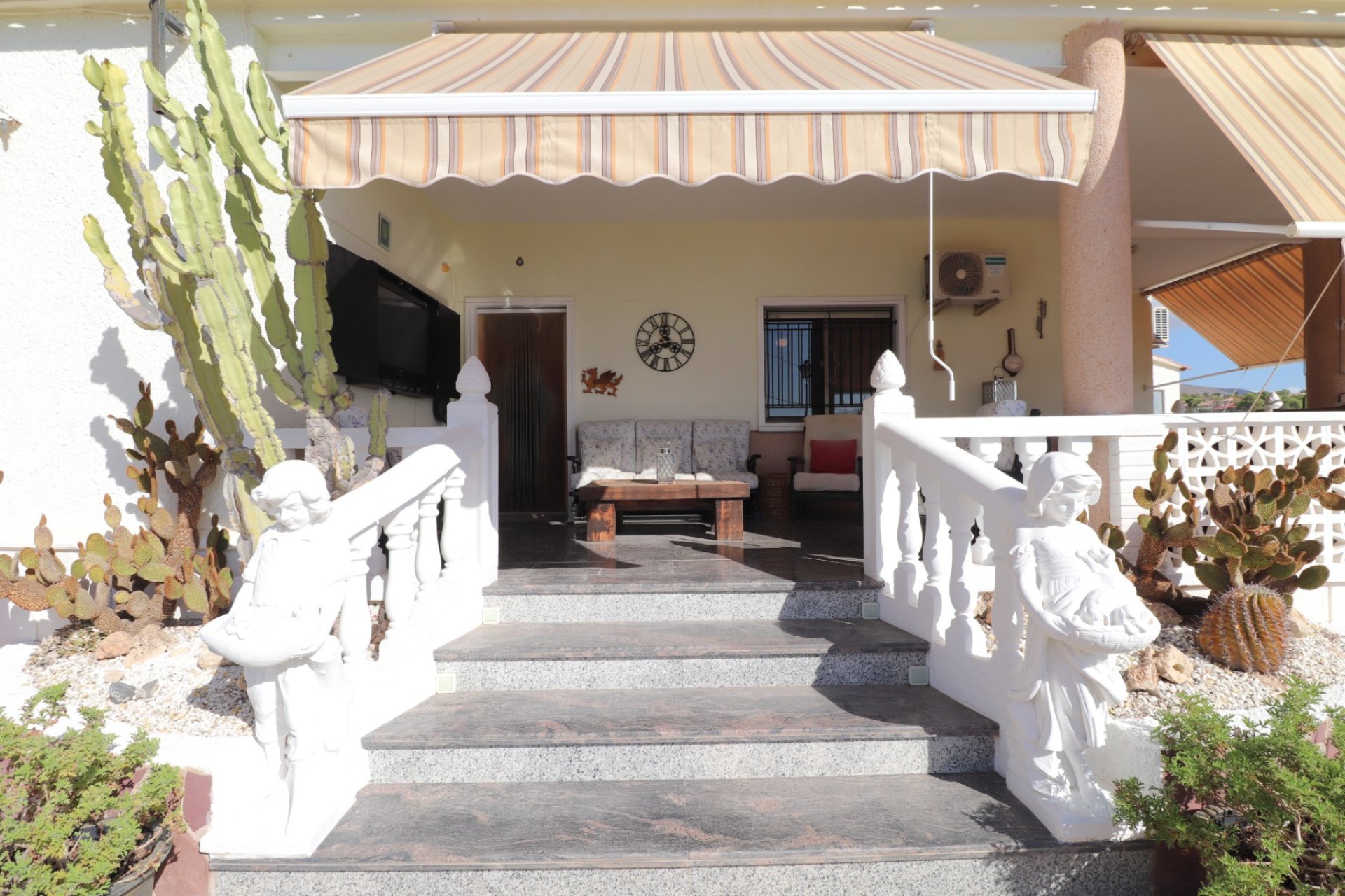 Herverkoop - Finca - Crevillente
