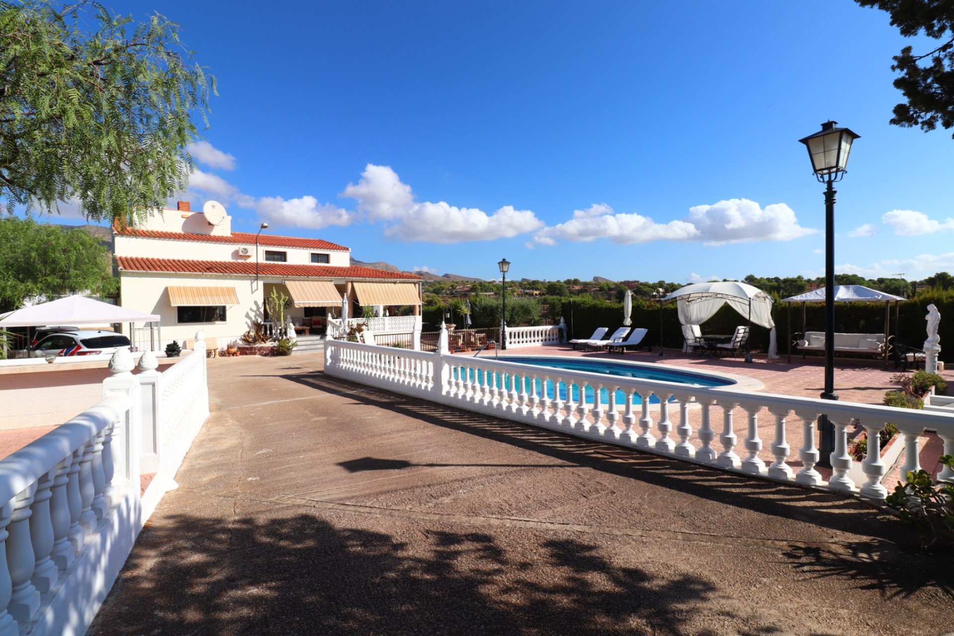 Herverkoop - Finca - Crevillente
