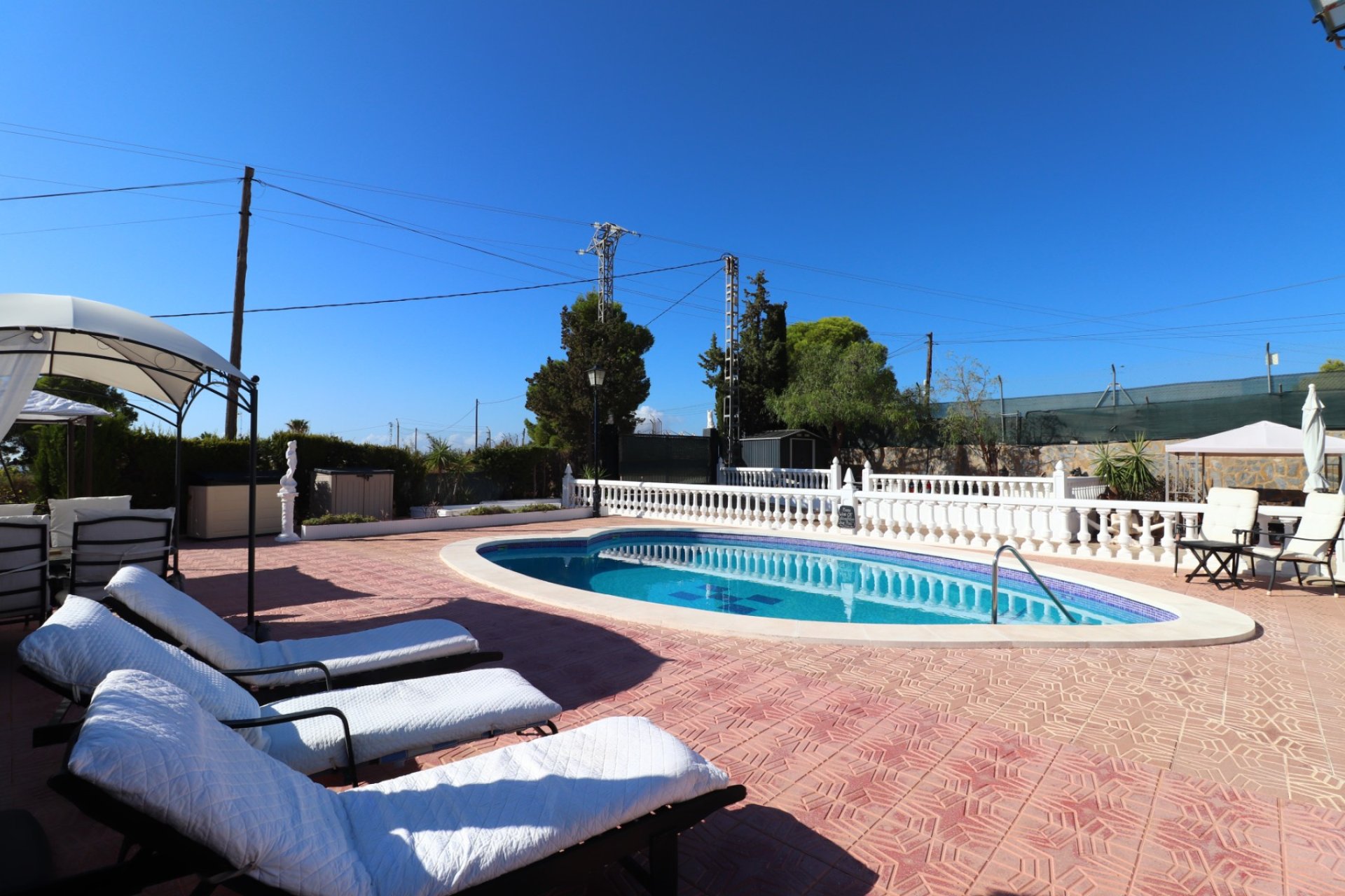 Herverkoop - Finca - Crevillente