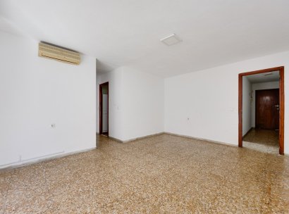 Appartement · Herverkoop - Torrevieja · Playa del Acequión · Alicante · Spanje