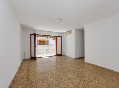 Appartement · Herverkoop - Torrevieja · Playa del Acequión · Alicante · Spanje