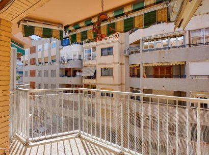 Appartement · Herverkoop - Torrevieja · Playa del Acequión · Alicante · Spanje