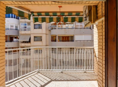 Appartement · Herverkoop - Torrevieja · Playa del Acequión · Alicante · Spanje