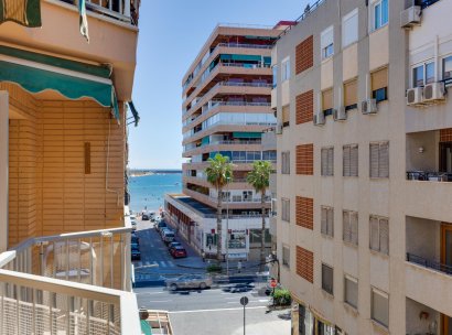 Appartement · Herverkoop - Torrevieja · Playa del Acequión · Alicante · Spanje