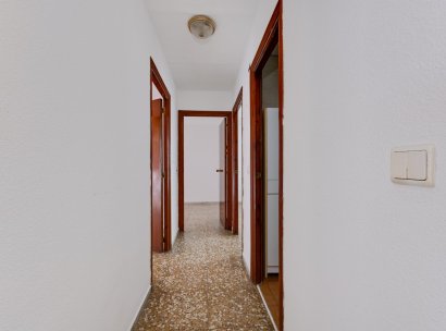 Appartement · Herverkoop - Torrevieja · Playa del Acequión · Alicante · Spanje