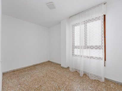 Appartement · Herverkoop - Torrevieja · Playa del Acequión · Alicante · Spanje